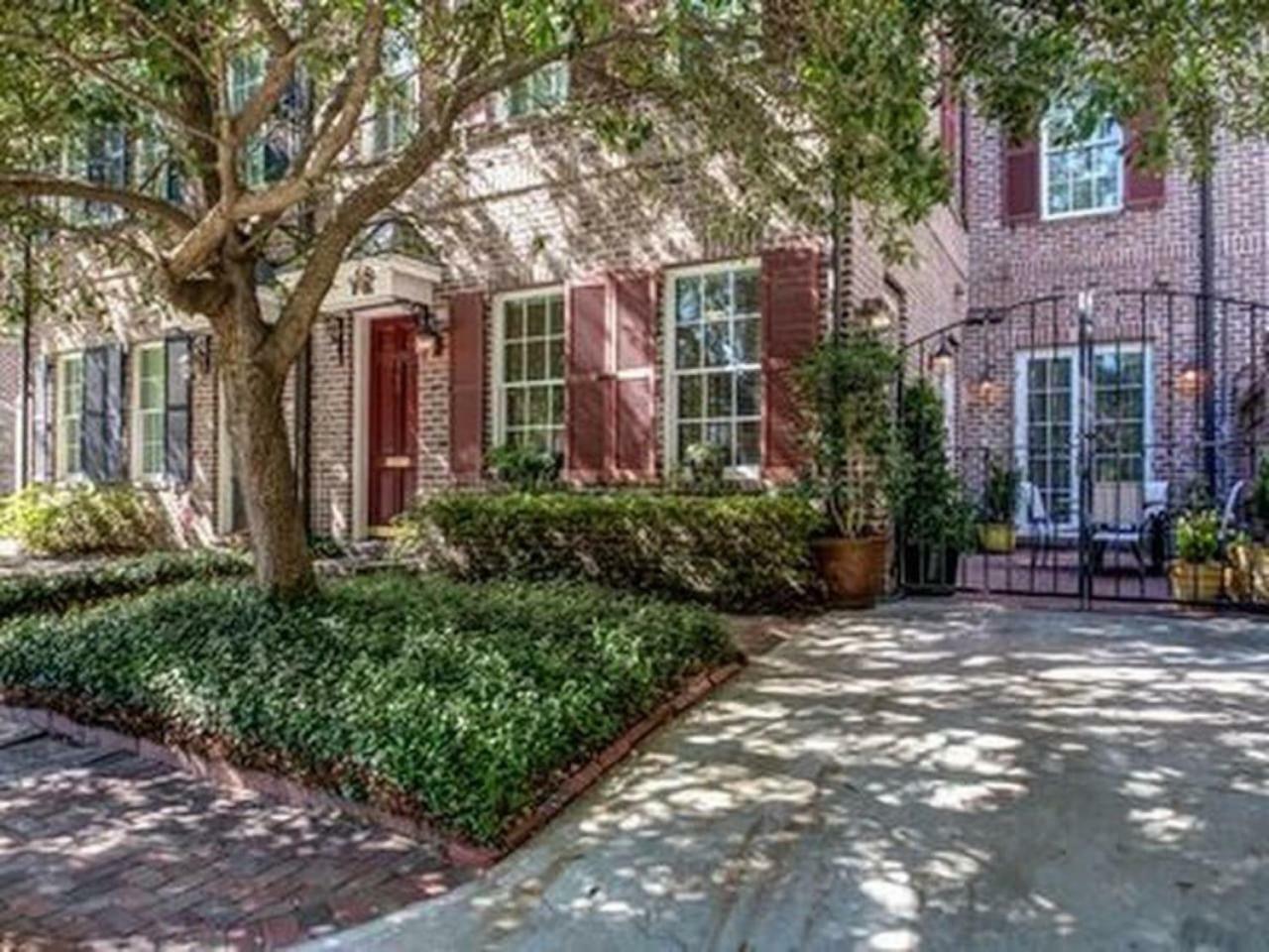 Beautiful 3Bed Townhome In Historic Downtown Savannah Exterior photo